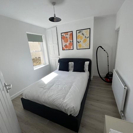 Littlehampton House - 4 Bedroom House Sleeps 8 Eksteriør billede